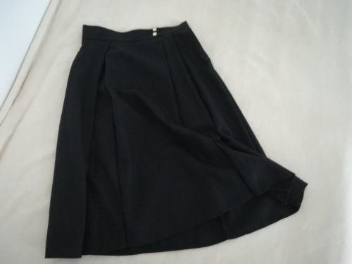 黒のスカート