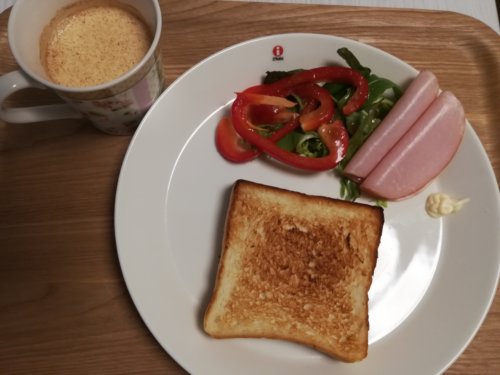 食パン、サラダ、ハム