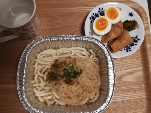 恩地の天ぷらうどん、いなり寿司