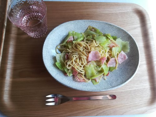 キャベツとベーコンのパスタ